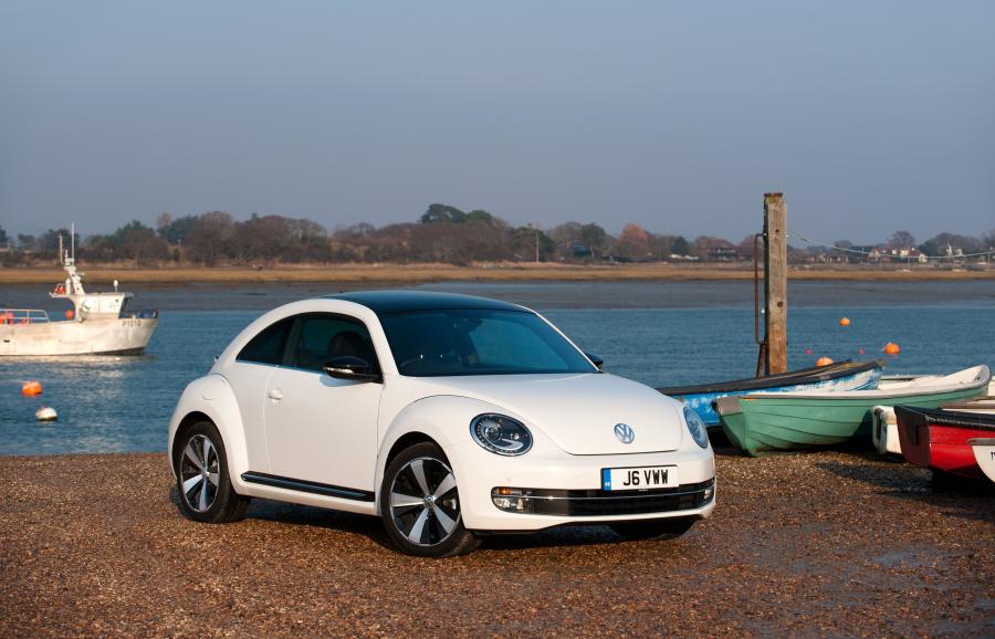  Volkswagen Beetle 2011 года  (UK) (фото 34 из 39)